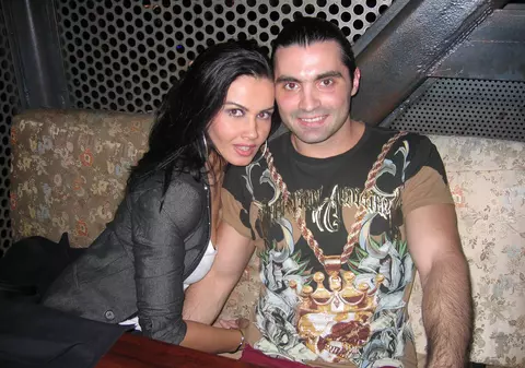 Pepe şi Oana, fericiţi la întâlnirea cu notarul