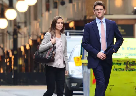 Atenţie bărbaţi! Pippa Middleton se mărită?