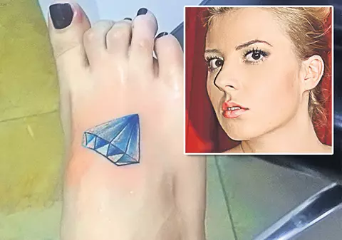 Alina Plugaru şi-a tatuat un diamant pe picior