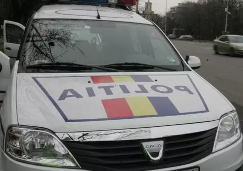 Fura din magazine numai haine, ca să se îmbrace la modă