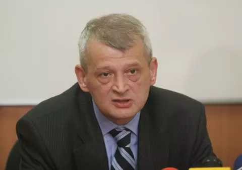 Sorin Oprescu vrea ca piesa “Blonda, chiorul şi piticul”  să se joace în sala de festivităţi a Primăriei Capitalei