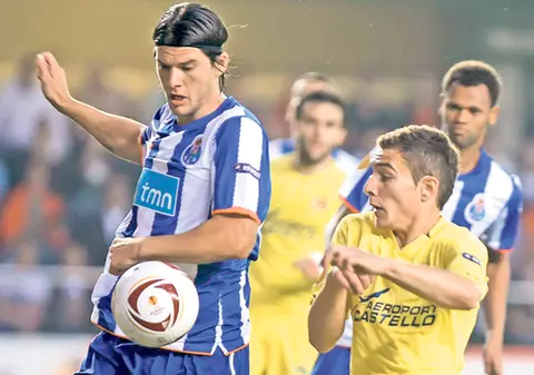 Cristi Săpunaru, fundaşul român al lui FC Porto, poate câştiga trofeul Europa League