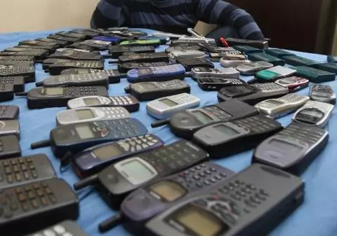 Organizaţia Mondială a Sănătăţii avertizează: telefoanele celulare ne pot îmbolnăvi de cancer