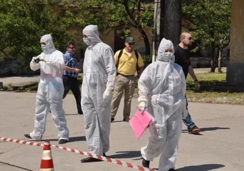 Polițiștii de frontieră, şcoliţi de FBI cum să-i prindă pe traficanţii de materiale nucleare şi radioactive