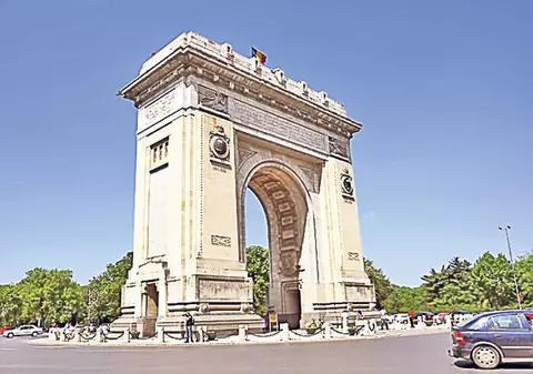 Bucureştenii vor putea vizita în weekend Arcul de Triumf