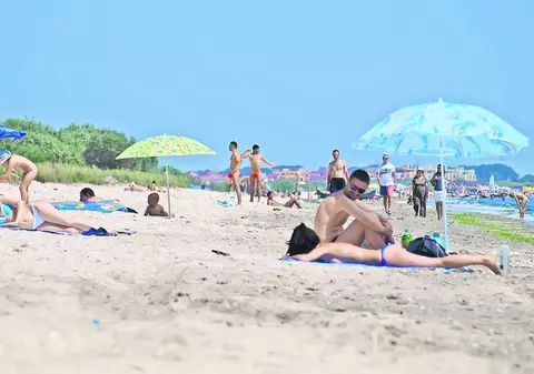 Au renunţat la costumul de baie