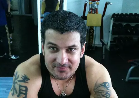 Adi de la Vâlcea a devenit cel mai musculos personaj din rândul maneliştilor