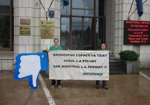 Protest în fața Ministerului Mediului