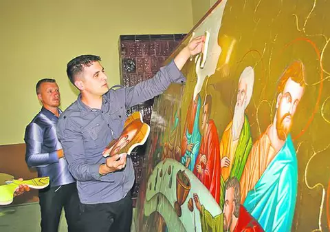 Un artist bănăţean vrea să ajungă în Cartea Recordurilor cu o pictură «pe bucăţi»