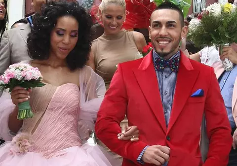 EXCLUSIV | CE FAC VEDETELE DE VALENTINE'S DAY | Alex Velea: "Seara o petrec acasă cu cea pe care o iubesc!"