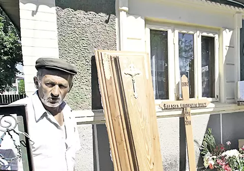 Familia copilului electrocutat de gardul unui vecin: «Să putrezească în puşcărie»