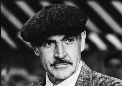 Sean Connery către Steve Jobs, ”părintele” Apple: ”Tu eşti un vinzător de computere, iar eu sunt, la naiba!, James Bond!”