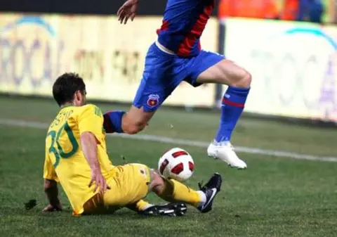 Gigi Becali face curăţenie la Steaua pe banii săi