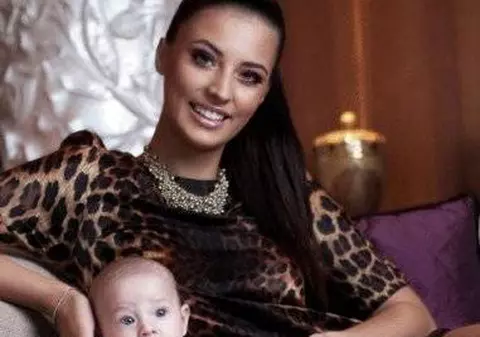Antonia vrea ca fiica ei să înveţe de mică mai multe limbi străine