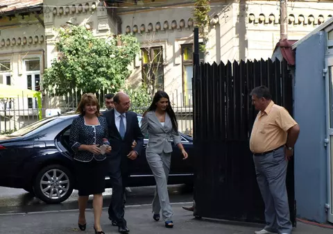 Politica românească plină de neveste, soţi, socrii şi fraţi