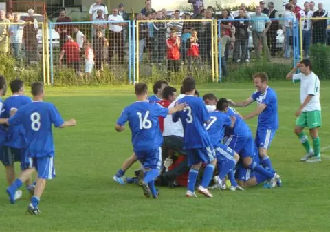 Credeaţi că s-au retras? Ionel Ganea şi Cătălin Cursaru au promovat în Liga a III-a!