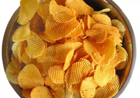 UE face curat pe raft. Chips-urile cu pizza sau bacon ar putea dispărea