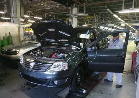 Uzina Dacia din Mioveni devine eco! Vor lua curent electric de la panouri solare