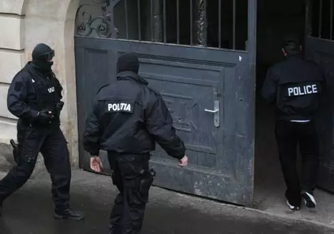 Infractori români, prinşi cu ajutorul FBI