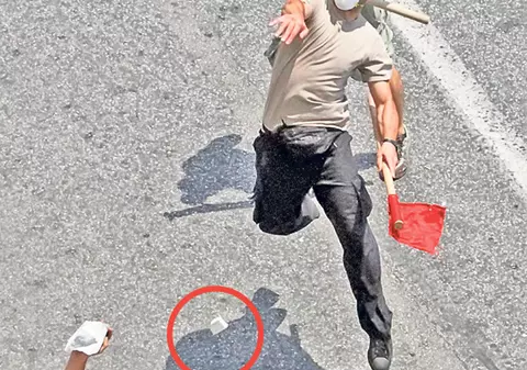Video | Grecii s-au bătut cu poliţia în stradă