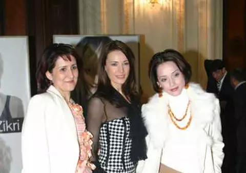 Liliana Ţuroiu Udrea îşi prezintă colecţia la Ziua Canotajului Românesc