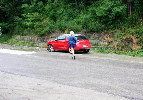 Foto | Dana Rogoz a condus pe Transalpina, cea mai înaltă șosea din România