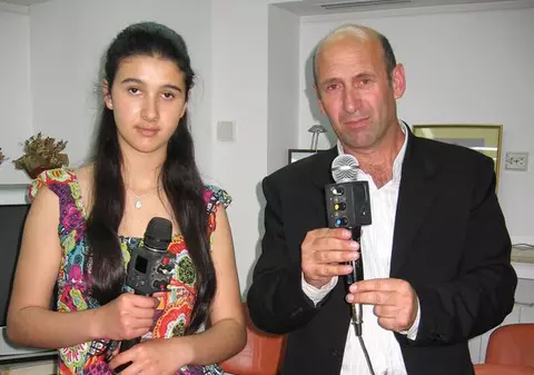 Un inventator român susține că a inventat un microfon mai bun decât cel al lui Marcel Pavel