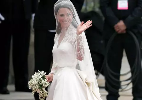 Rochia de mireasă pe care a purtat-o Kate Middleton va fi expusă la Palatul Buckingham