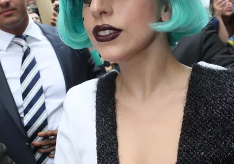 Lady Gaga, acuzată că a furat bani din cei pe care-i strângea pentru Japonia