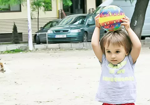 Locuitorii din sectorul 6 sunt revoltaţi că locul de joacă al copiilor a fost distrus: «Vrem parcul înapoi!»