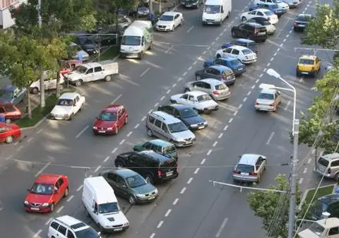 Maşini furate din Bucureşti cu platforma unei firme de ridicări auto
