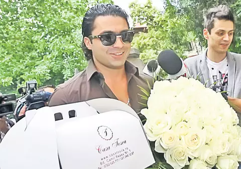 Pepe i-a dus Oanei 39 de trandafiri albi la divorţ