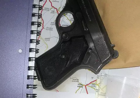 Poliţistul care s-a împuşcat în cap a decedat 