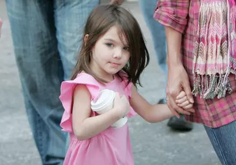 La doar cinci ani, Suri Cruise are încălțăminte de peste 100.000 de lire sterline