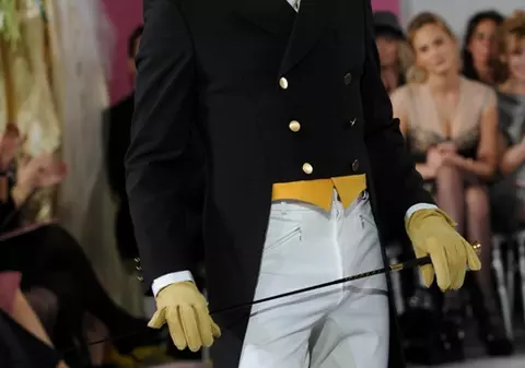Designerul Galliano a recunoscut că este dependent de alcool, somnifere şi valium