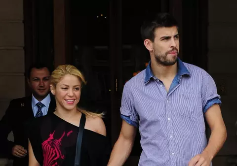 Pique a ”marcat-o” om la om pe Shakira pe durata celor două concerte de la Paris 