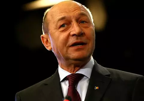 Traian Băsescu vrea modificarea Constituţiei