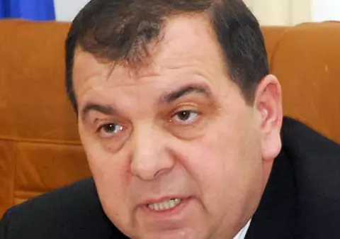 Prefectul  i-a închis biroul subprefectului de Bihor