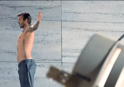 Video&Foto | David Beckham face singur cascadoriile într-o reclamă