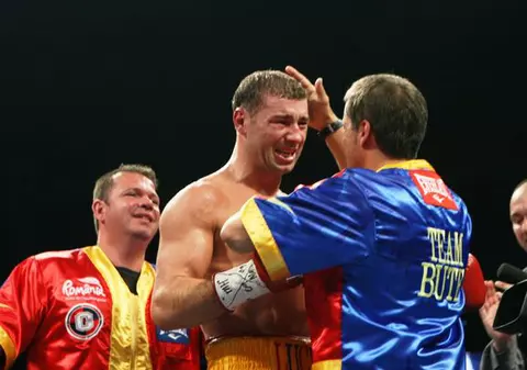Foto | Lucian Bute l-a făcut KO pe francezul Mendy: BUTErminator!