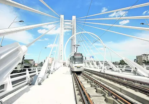 Mamă, cât mergi cu tramvaiul ăsta!