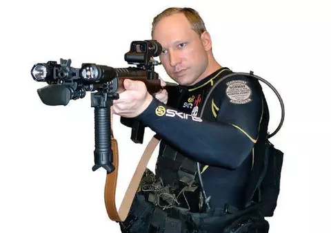 Teroristul din Norvegia a făcut mai multe operaţii estetice