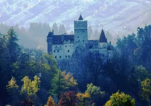 Un site celebru în întreaga lume oferă ca premiu de Halloween o noapte de cazare în castelul Bran