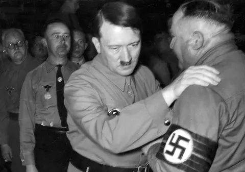 Lui Hitler i-a fost retras titlul de cetăţean de onoare al oraşului Branau