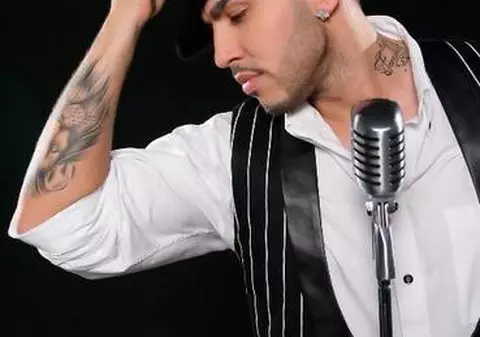 Alex Velea: ”Nu m-a lovit criza. Lumea are mereu nevoie de artă”