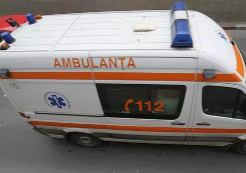 Lovit de mașină pe trecerea de pietoni