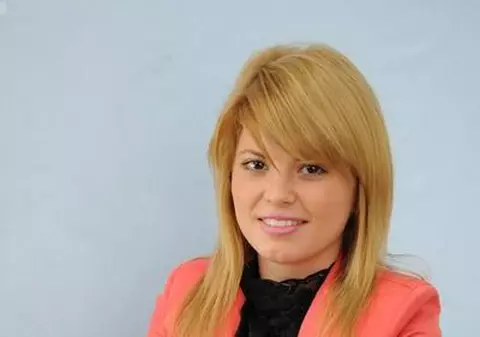 Exclusiv | O elevă de nota 10 la BAC: "Nu mă surprinde că au picat mulţi. Examenul nu a fost de nivel mediu"