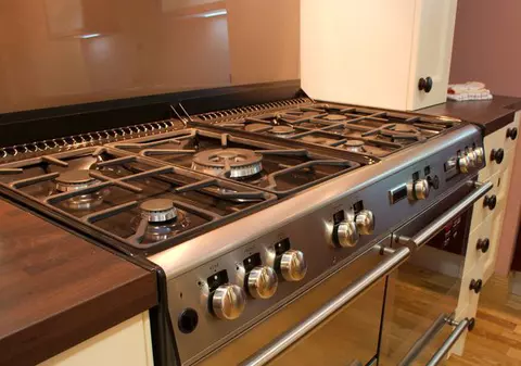 Vor să scumpească gazele la toamnă!