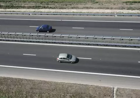 Un şofer a fost prins gonind pe Autostrada Soarelui cu 233 km la oră!