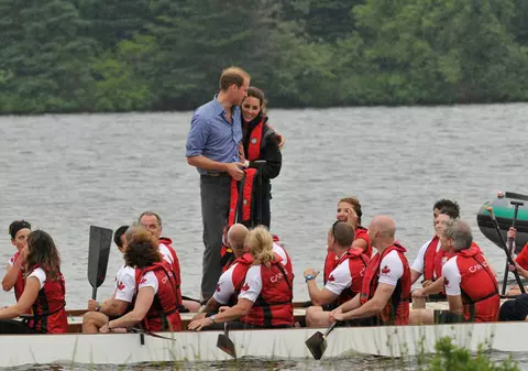 Foto | Ce drăgăstos este Prinţul William cu Kate!